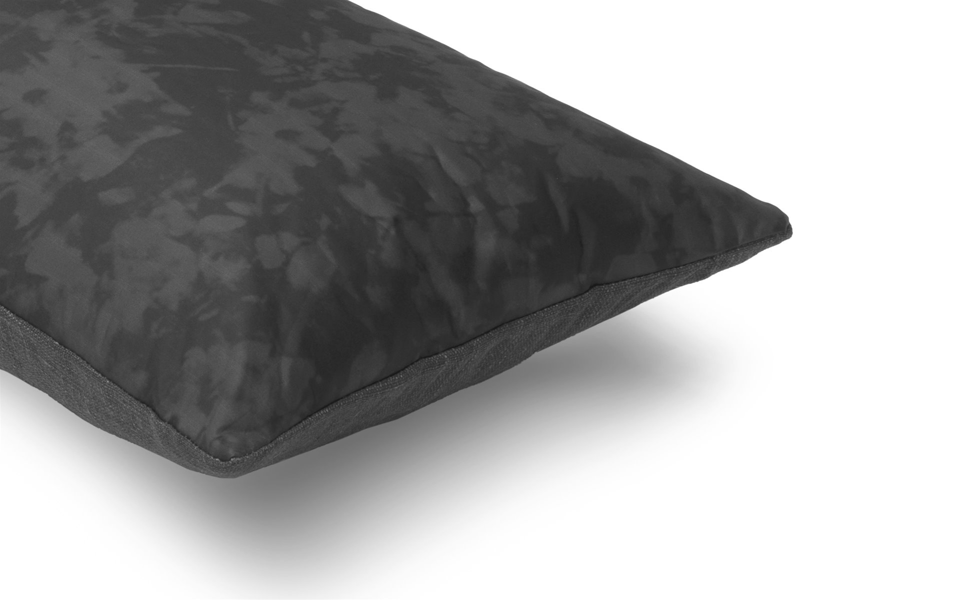 Mrs.Me cushion Foliage Black detail 1920x1200